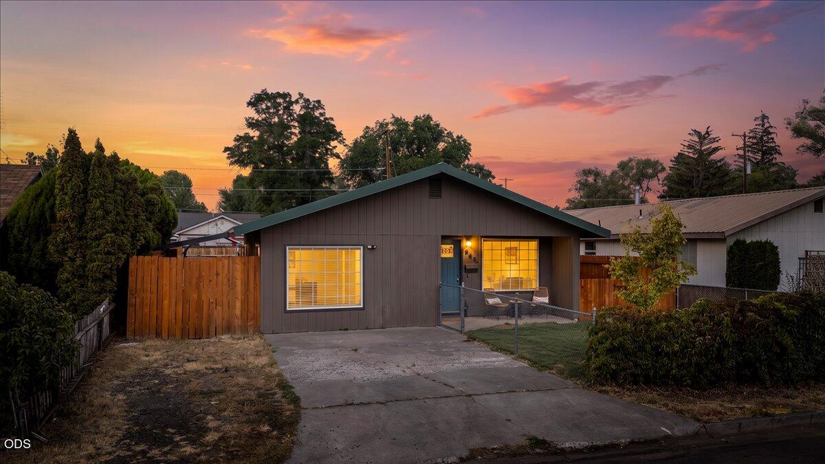 645 Northwest 7th Street Redmond, OR 97756 - Photo 37 of 37