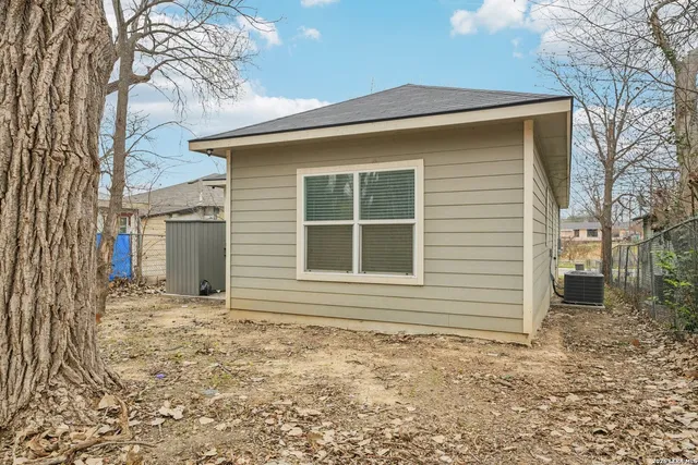 $260,000 | 139 Reichert Street, San Antonio, TX 78203