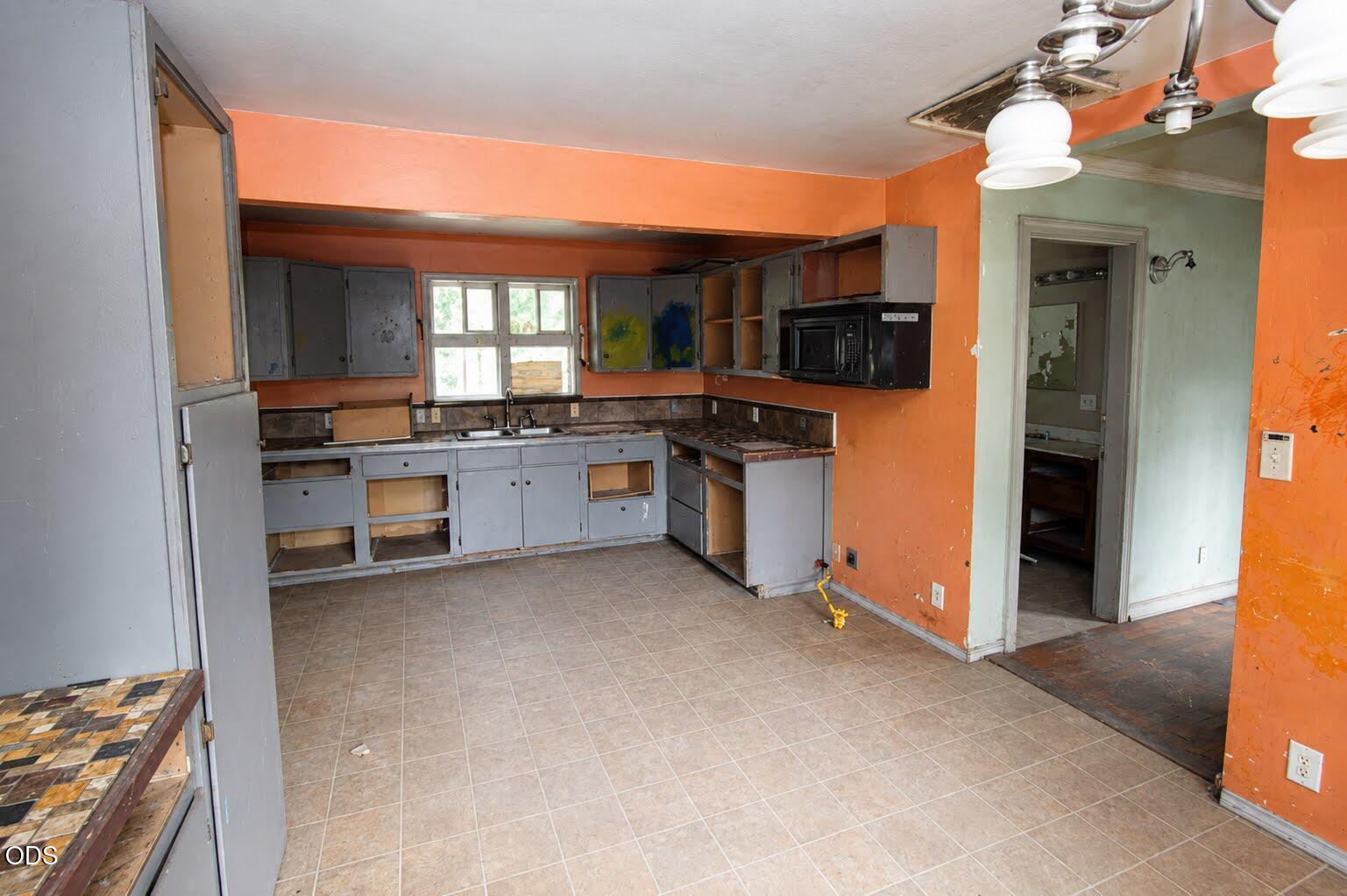 189 Bloom Road Wolf Creek, OR 97497 - Photo 7 of 13