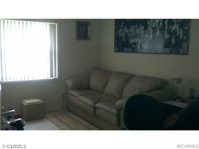 5805 Indigo Road Richmond, VA 23230 - Photo 4 of 9 Living Room