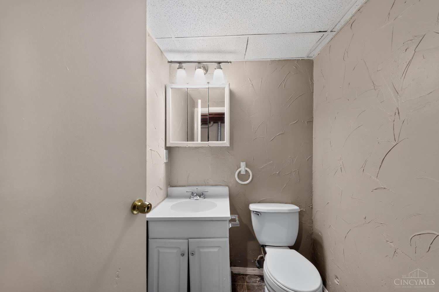 2743 Springdale Road Cincinnati, OH 45251 - Photo 22 of 30