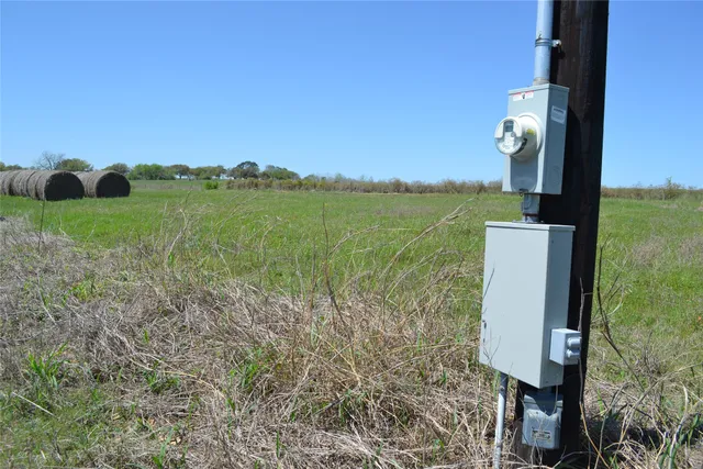 $320,000 | 5568 Bleiblerville Road, Bleiblerville, TX 78931