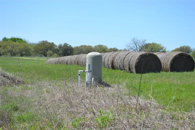 $320,000 | 5568 Bleiblerville Road, Bleiblerville, TX 78931