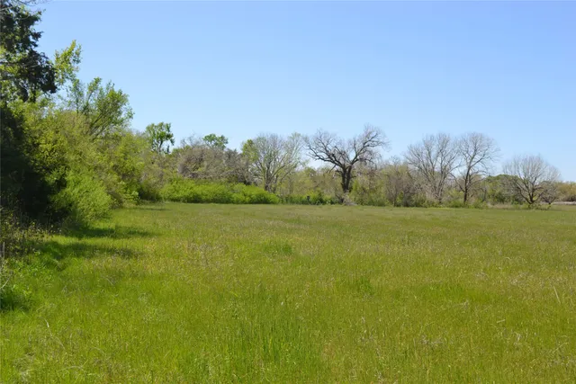 $320,000 | 5568 Bleiblerville Road, Bleiblerville, TX 78931