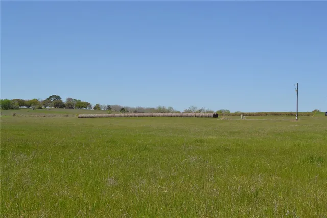 $320,000 | 5568 Bleiblerville Road, Bleiblerville, TX 78931