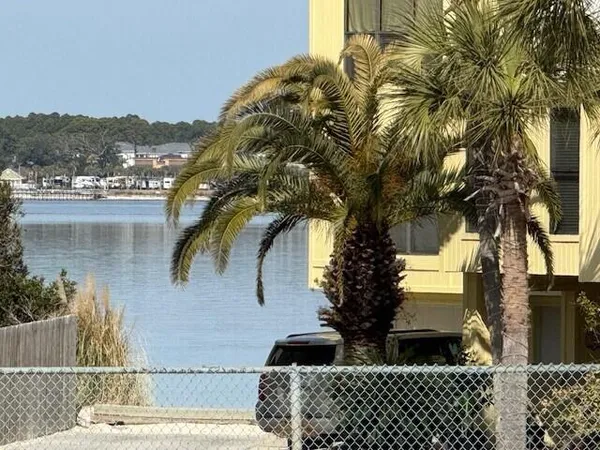 $500,000 | 8520 Gulf Boulevard, Unit 35, Navarre, FL 32566