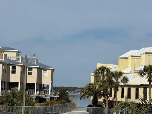 $500,000 | 8520 Gulf Boulevard, Unit 35, Navarre, FL 32566