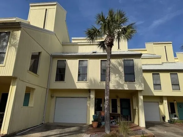 $500,000 | 8520 Gulf Boulevard, Unit 35, Navarre, FL 32566