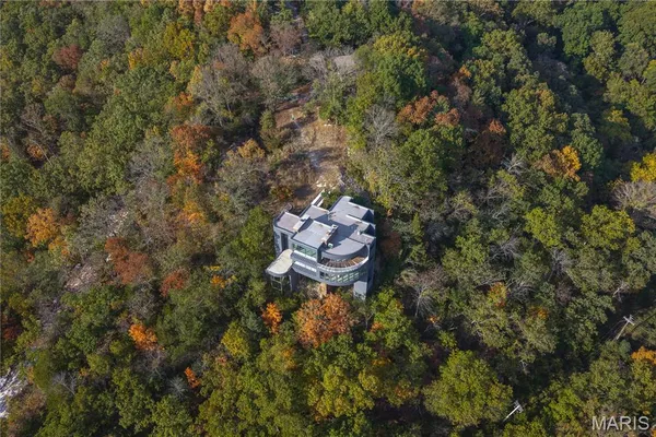$1,690,000 | 800 Holland Road, Ballwin, MO 63021