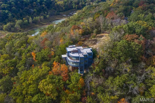 $1,690,000 | 800 Holland Road, Ballwin, MO 63021