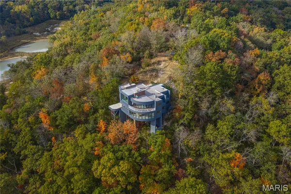 $1,690,000 | 800 Holland Road, Ballwin, MO 63021