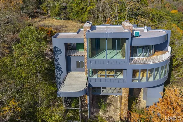 $1,690,000 | 800 Holland Road, Ballwin, MO 63021