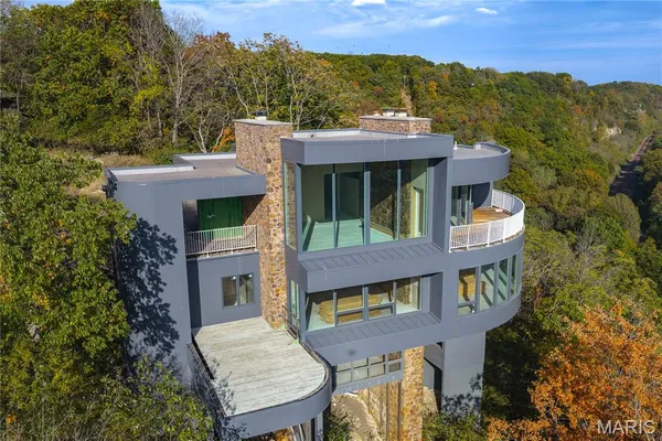 $1,690,000 | 800 Holland Road, Ballwin, MO 63021