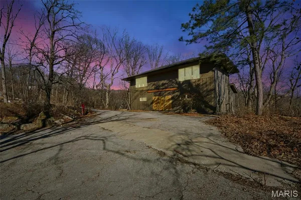 $1,690,000 | 800 Holland Road, Ballwin, MO 63021