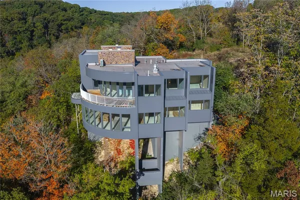 $1,690,000 | 800 Holland Road, Ballwin, MO 63021