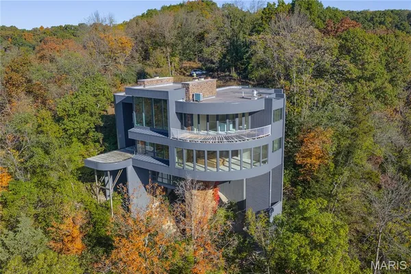 $1,690,000 | 800 Holland Road, Ballwin, MO 63021