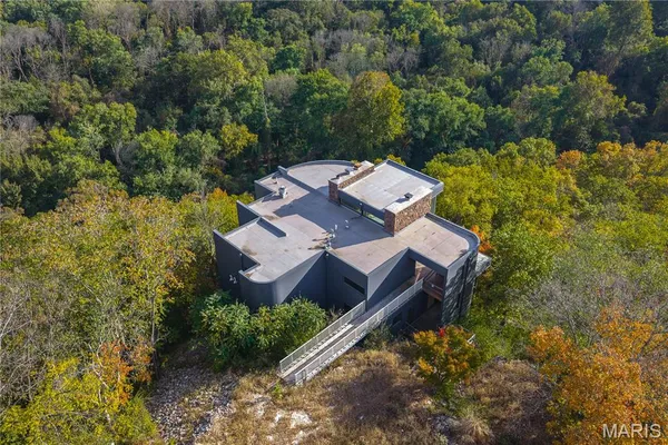$1,690,000 | 800 Holland Road, Ballwin, MO 63021