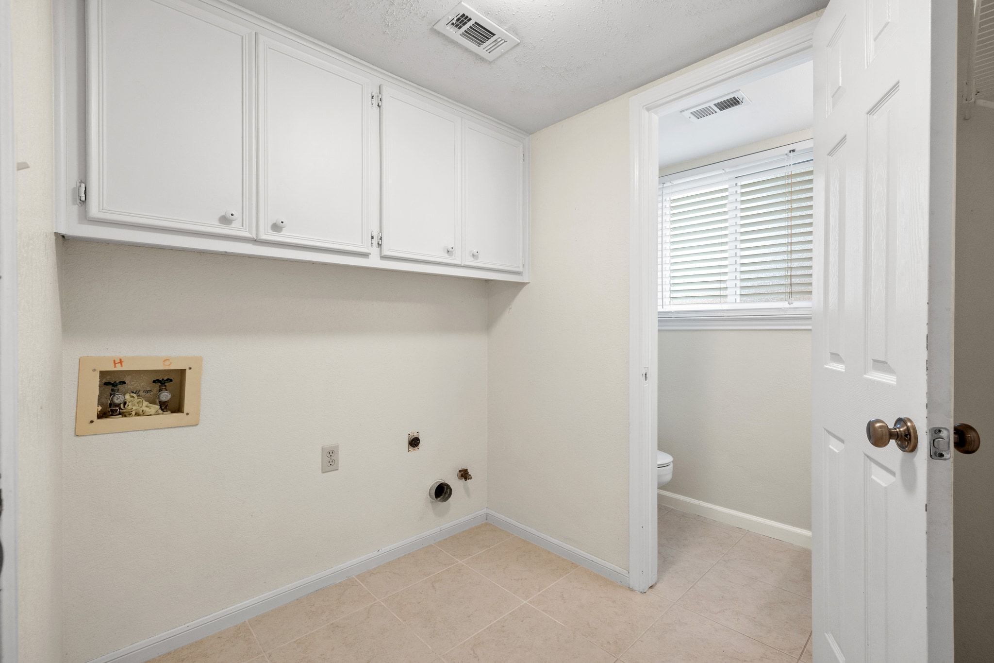 11204 Deadoak Lane Austin, TX 78759 - Photo 21 of 40 a view of an empty room