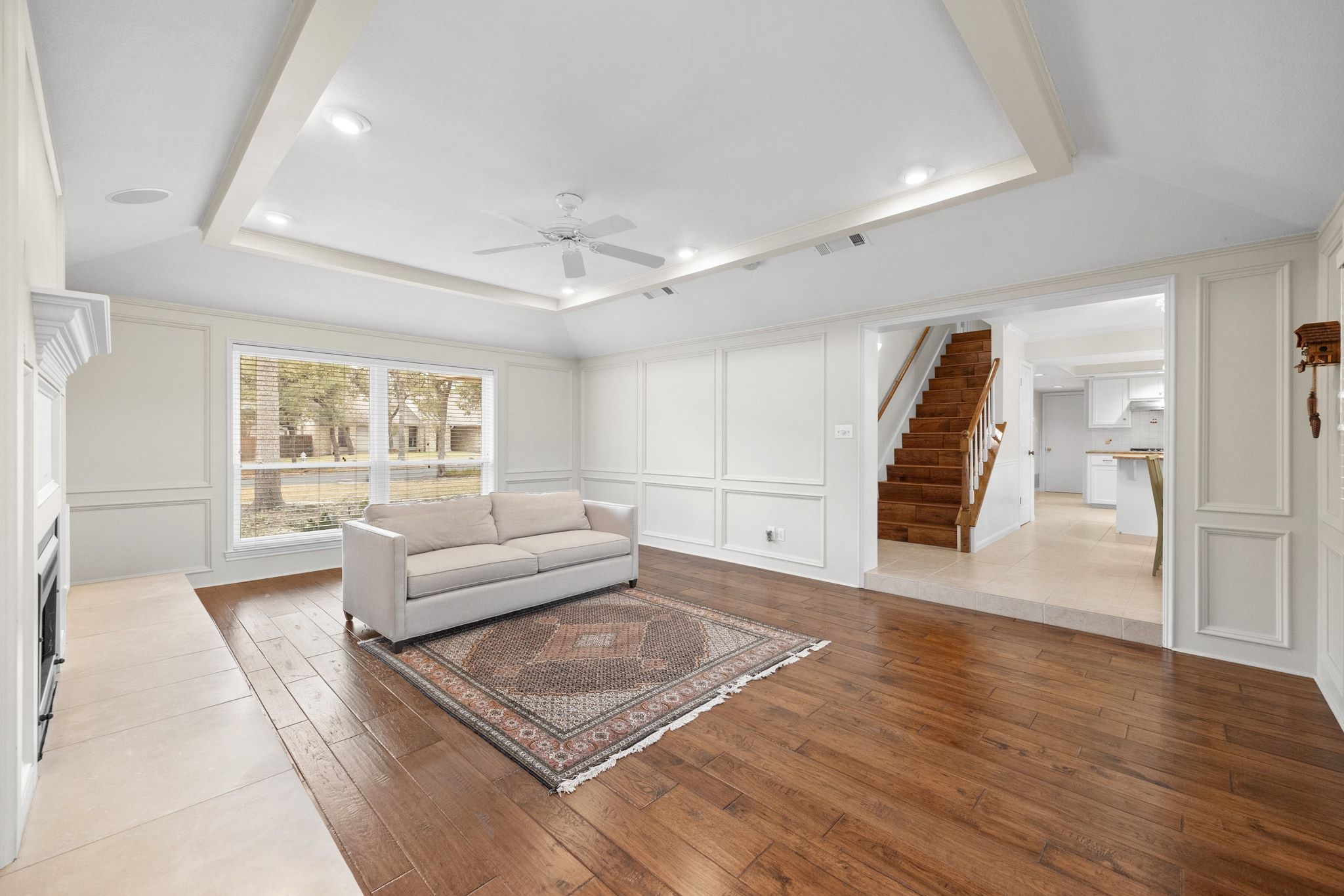 11204 Deadoak Lane Austin, TX 78759 - Photo 8 of 40 a living room with furniture and wooden floor