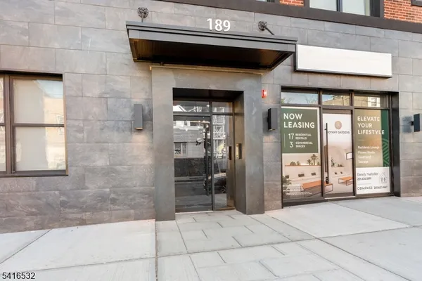 $2,250 | 189 Dayton Avenue, Unit 205, Passaic, NJ 07055