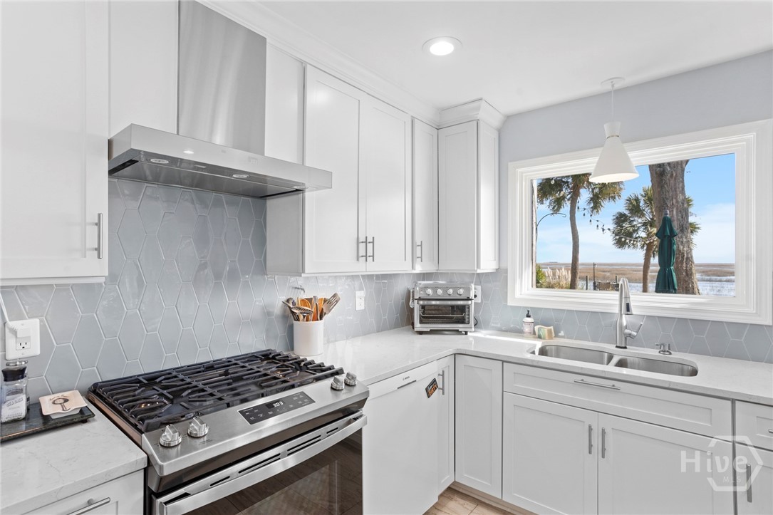 1810 Walthour Road Savannah, GA 31410 - Photo 18 of 30