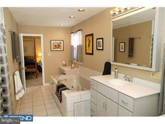 518 Cobbleskill Lane Exton, PA 19341 - Photo 5 of 12 Bathroom