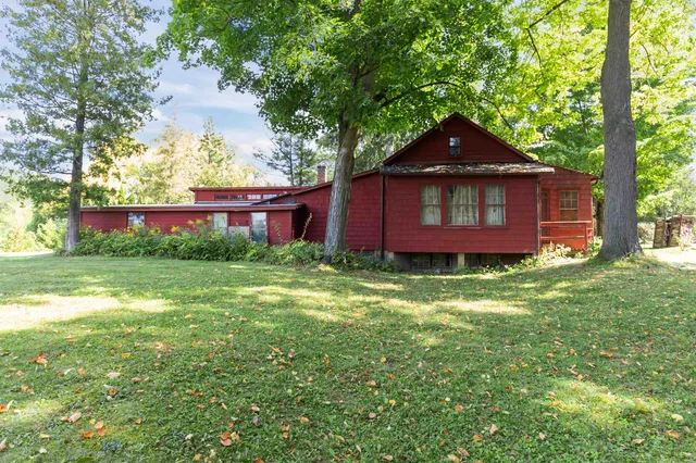 $325,000 | 10 Embrey Court, Appleton, WI 54915