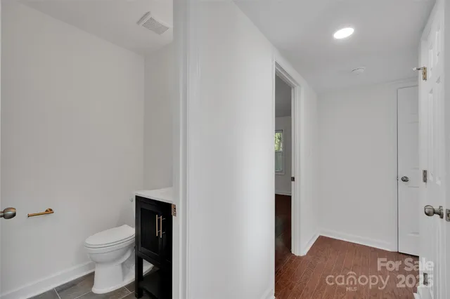 $550,000 | 8343 Norcroft Drive, Charlotte, NC 28269