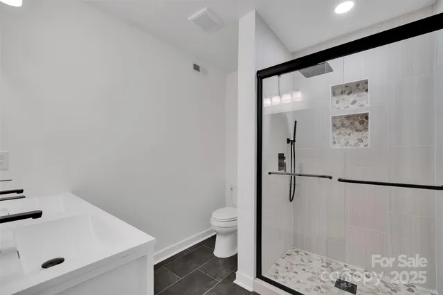 $550,000 | 8343 Norcroft Drive, Charlotte, NC 28269