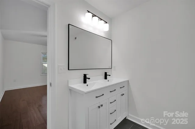 $550,000 | 8343 Norcroft Drive, Charlotte, NC 28269