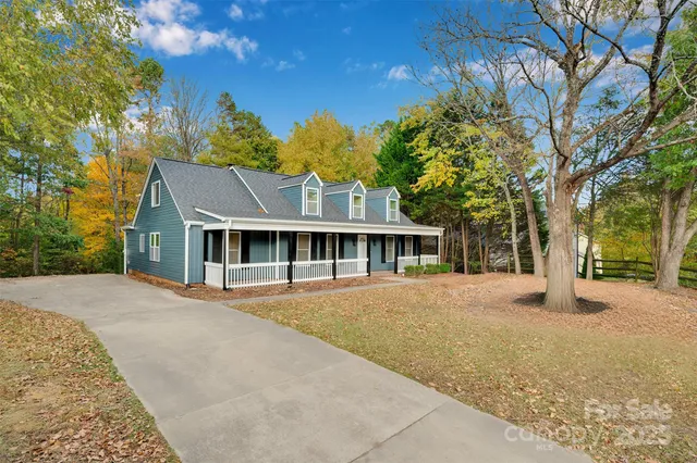 $550,000 | 8343 Norcroft Drive, Charlotte, NC 28269