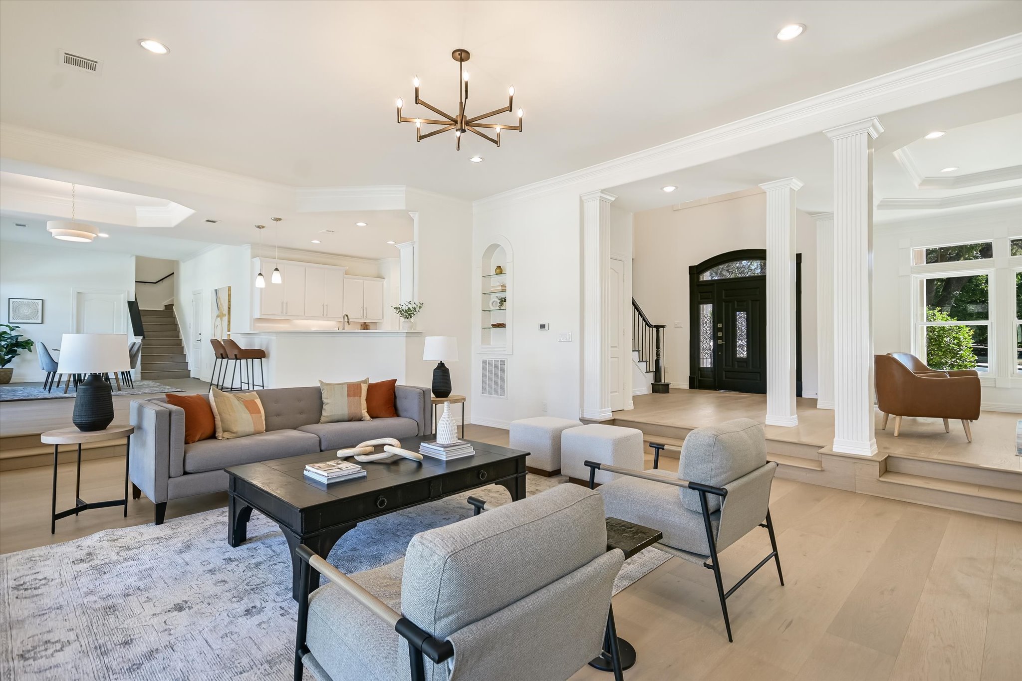 1208 Verdant Way Austin, TX 78746 - Photo 10 of 39