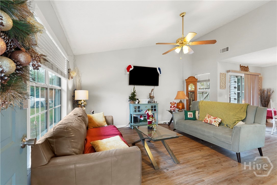 156 Ropemaker Lane Savannah, GA 31410 - Photo 5 of 32