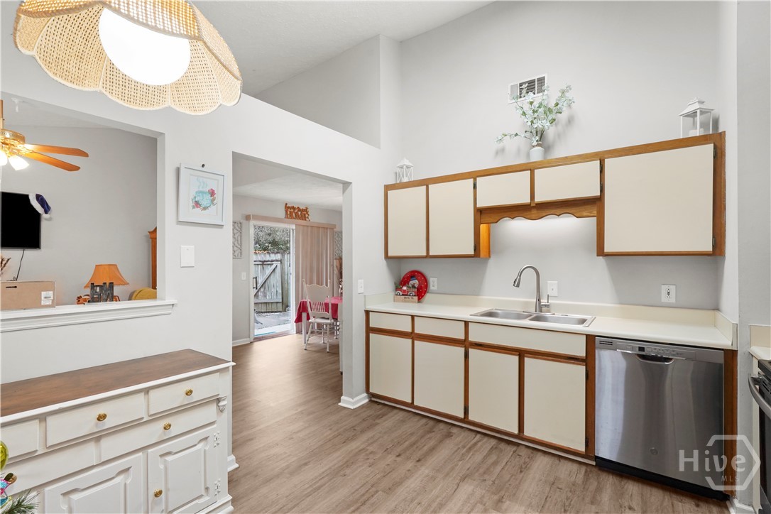 156 Ropemaker Lane Savannah, GA 31410 - Photo 9 of 32