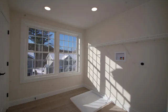 $565,000 | 2 A Dearborn Circle, Goffstown, NH 03045