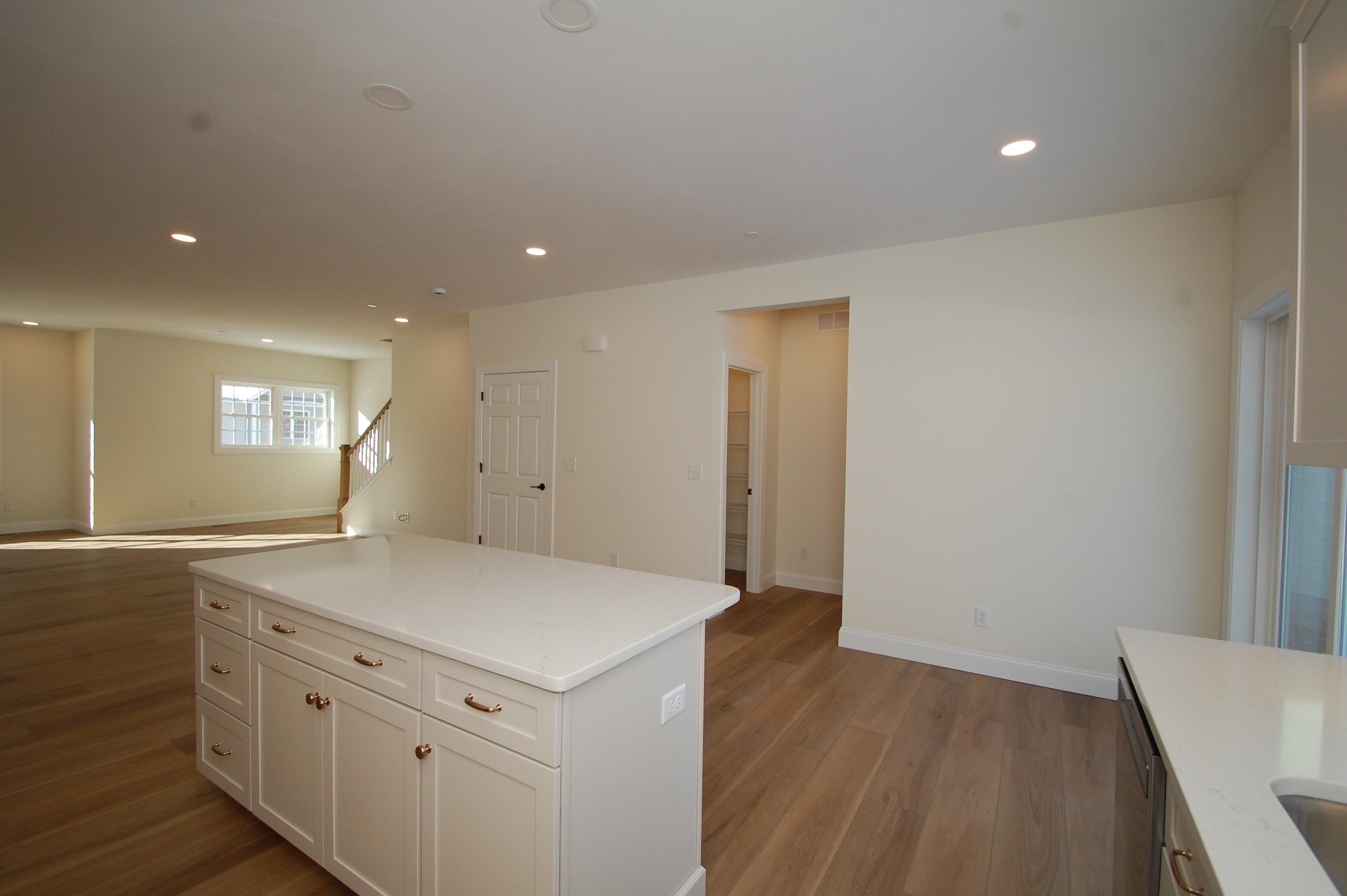 2 A Dearborn Circle Goffstown, NH 03045 - Photo 3 of 20