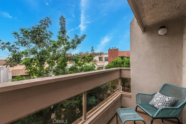 $759,000 | 17150 Burbank Boulevard, Unit 25, Encino, CA 91316