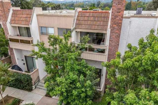 $759,000 | 17150 Burbank Boulevard, Unit 25, Encino, CA 91316