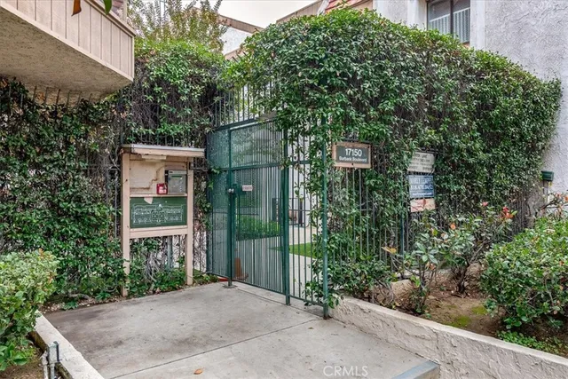 $759,000 | 17150 Burbank Boulevard, Unit 25, Encino, CA 91316