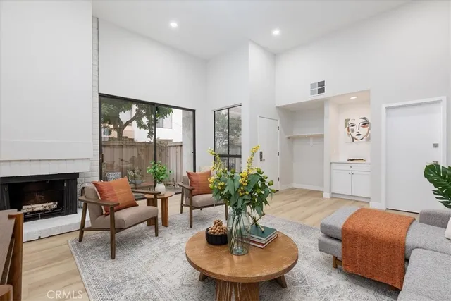 $759,000 | 17150 Burbank Boulevard, Unit 25, Encino, CA 91316