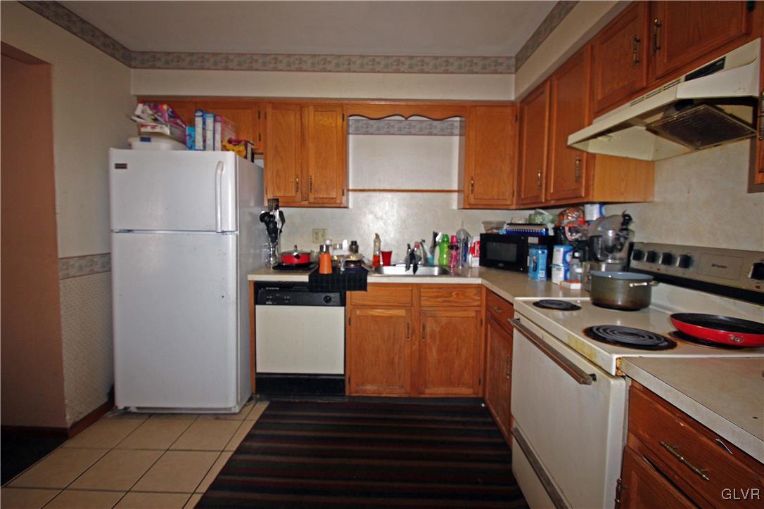 799 Briarstone Road Bethlehem, PA 18017 - Photo 4 of 8 Gallery Image 4