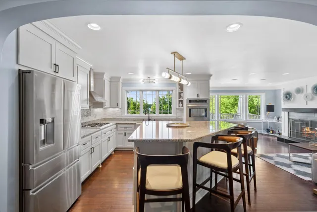 $1,495,000 | 17209 Grays Bay Boulevard, Wayzata, MN 55391