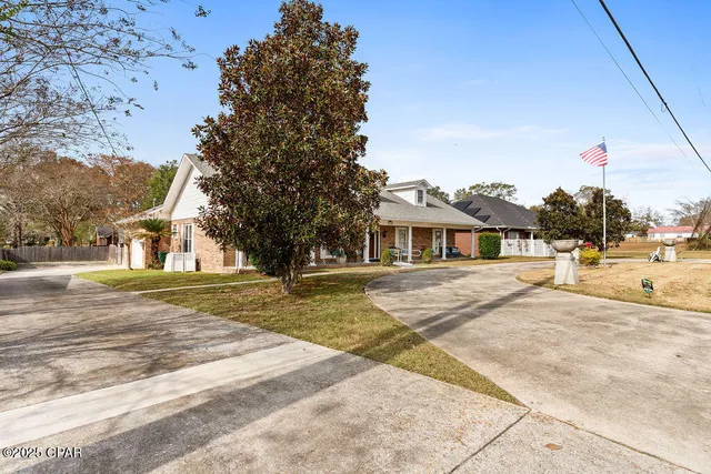 $359,900 | 5381 College Drive, Graceville, FL 32440