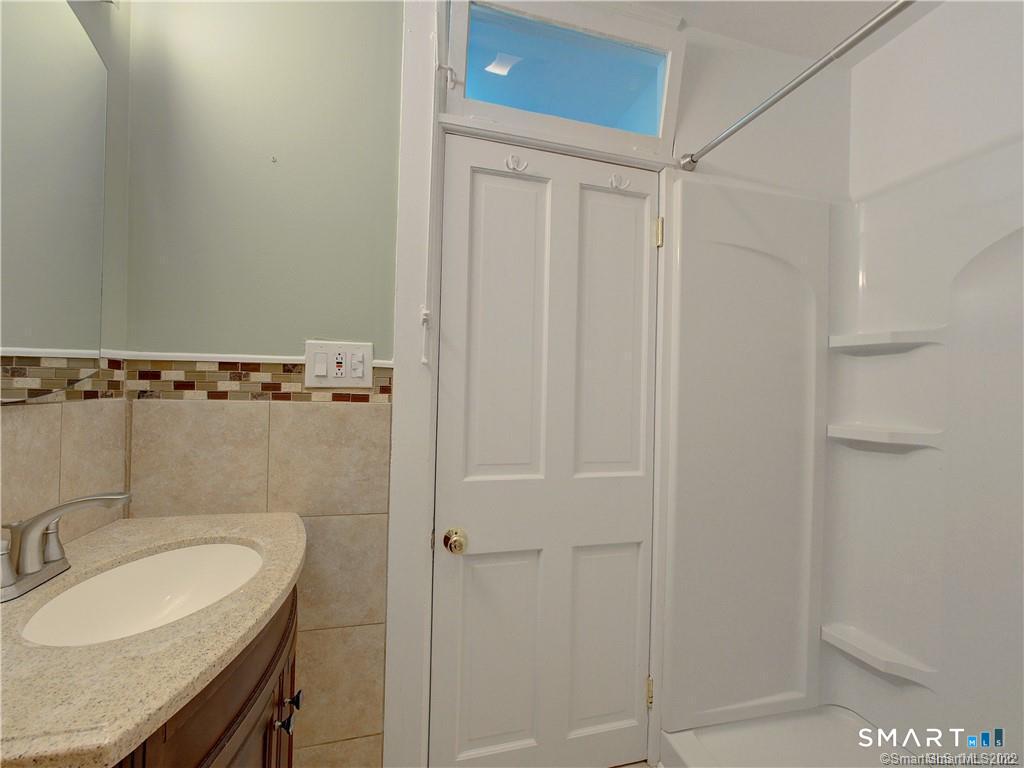 251 Williams Street, Unit 2 New London, CT 06320 - Photo 9 of 19