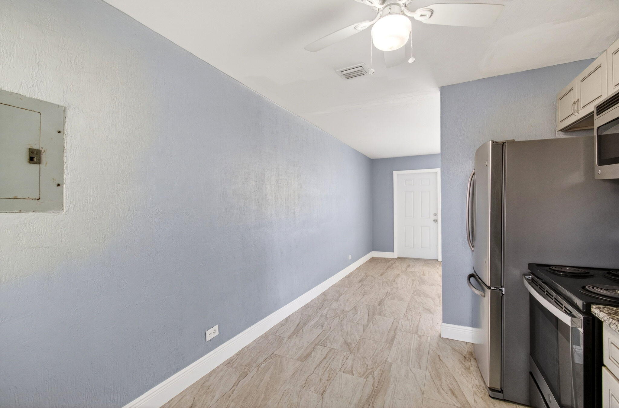 240 Southwest 15th Avenue, Unit 242 Delray Beach, FL 33444 - Photo 11 of 22 23-web-or-mls-DSC_5596