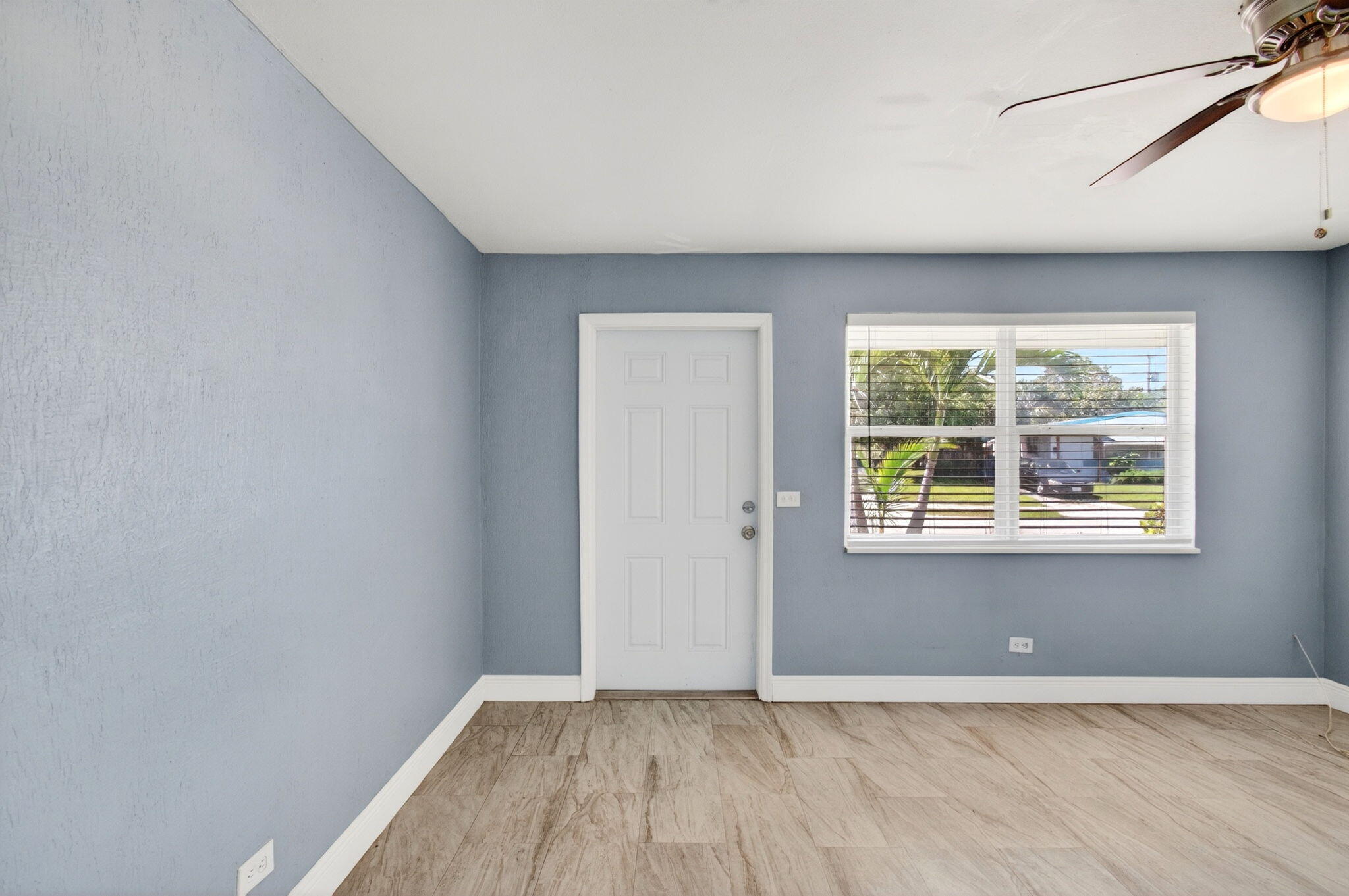 240 Southwest 15th Avenue, Unit 242 Delray Beach, FL 33444 - Photo 3 of 22 13-web-or-mls-DSC_5537