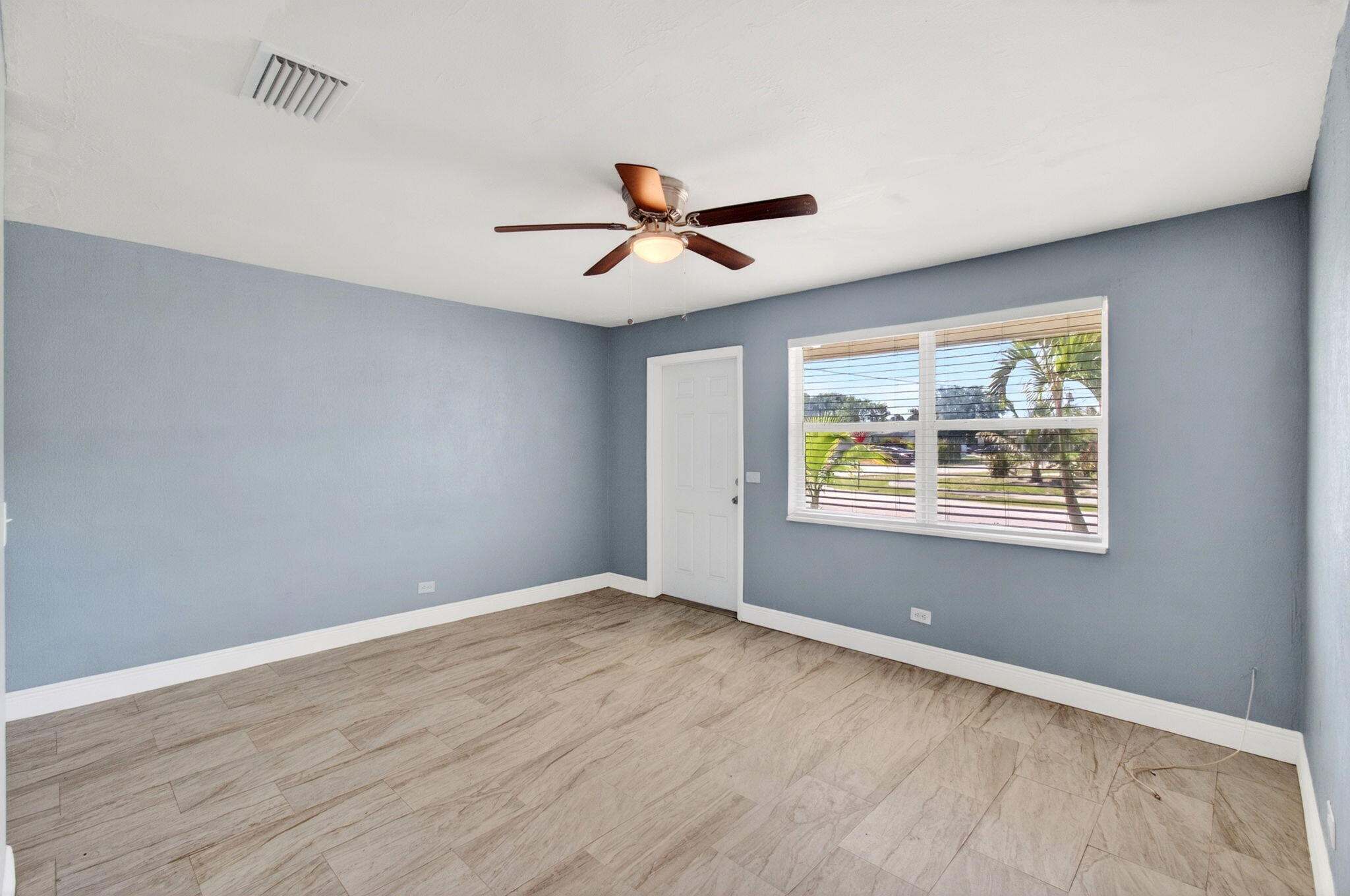 240 Southwest 15th Avenue, Unit 242 Delray Beach, FL 33444 - Photo 6 of 22 17-web-or-mls-DSC_5558