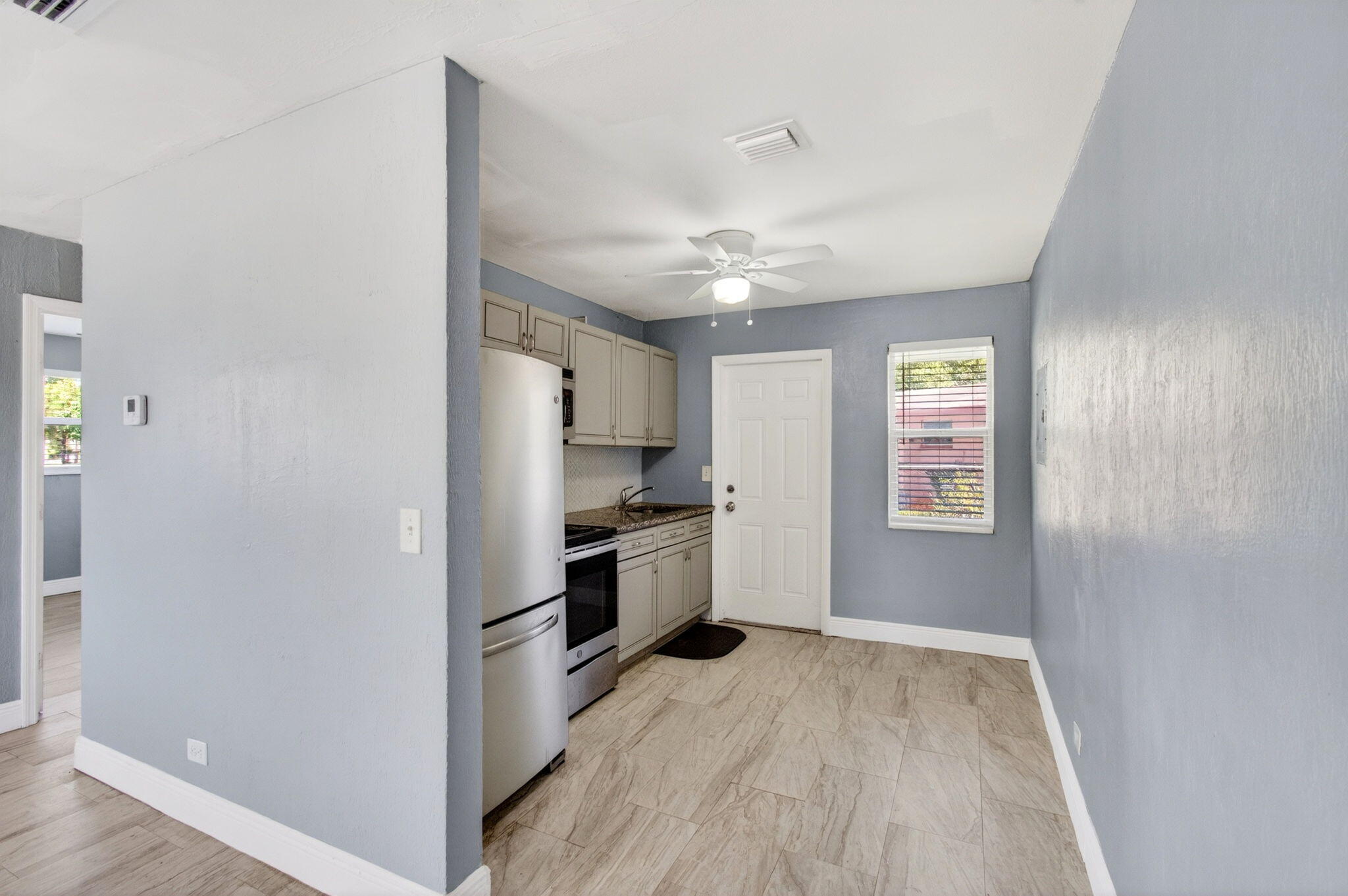 240 Southwest 15th Avenue, Unit 242 Delray Beach, FL 33444 - Photo 7 of 22 19-web-or-mls-DSC_5570