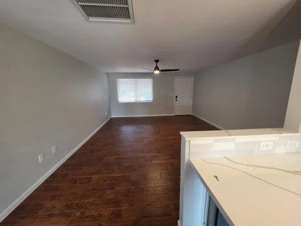 $2,500 | 14011 North 38th Place, Phoenix, AZ 85032