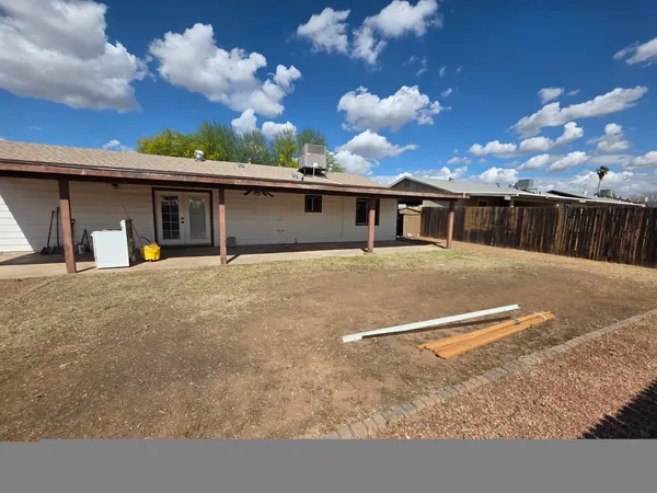 $2,500 | 14011 North 38th Place, Phoenix, AZ 85032